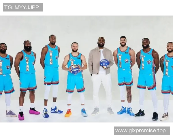 NBA球迷热议某球员行为引发广泛争议 球场内外掀起轩然大波